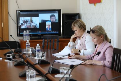 В Законодательном Собрании продолжается выдвижение кандидатов в члены Общественной палаты Иркутской области